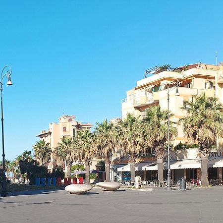 Attico Con Terrazza In Via Dei Traghetti Lägenhet Lido di Ostia Exteriör bild