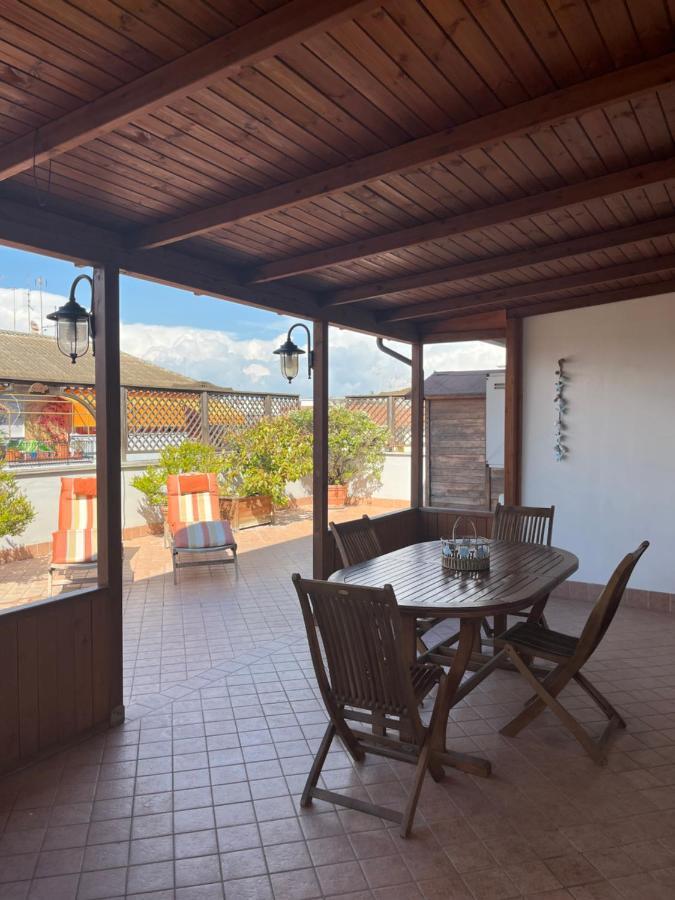 Attico Con Terrazza In Via Dei Traghetti Lägenhet Lido di Ostia Exteriör bild