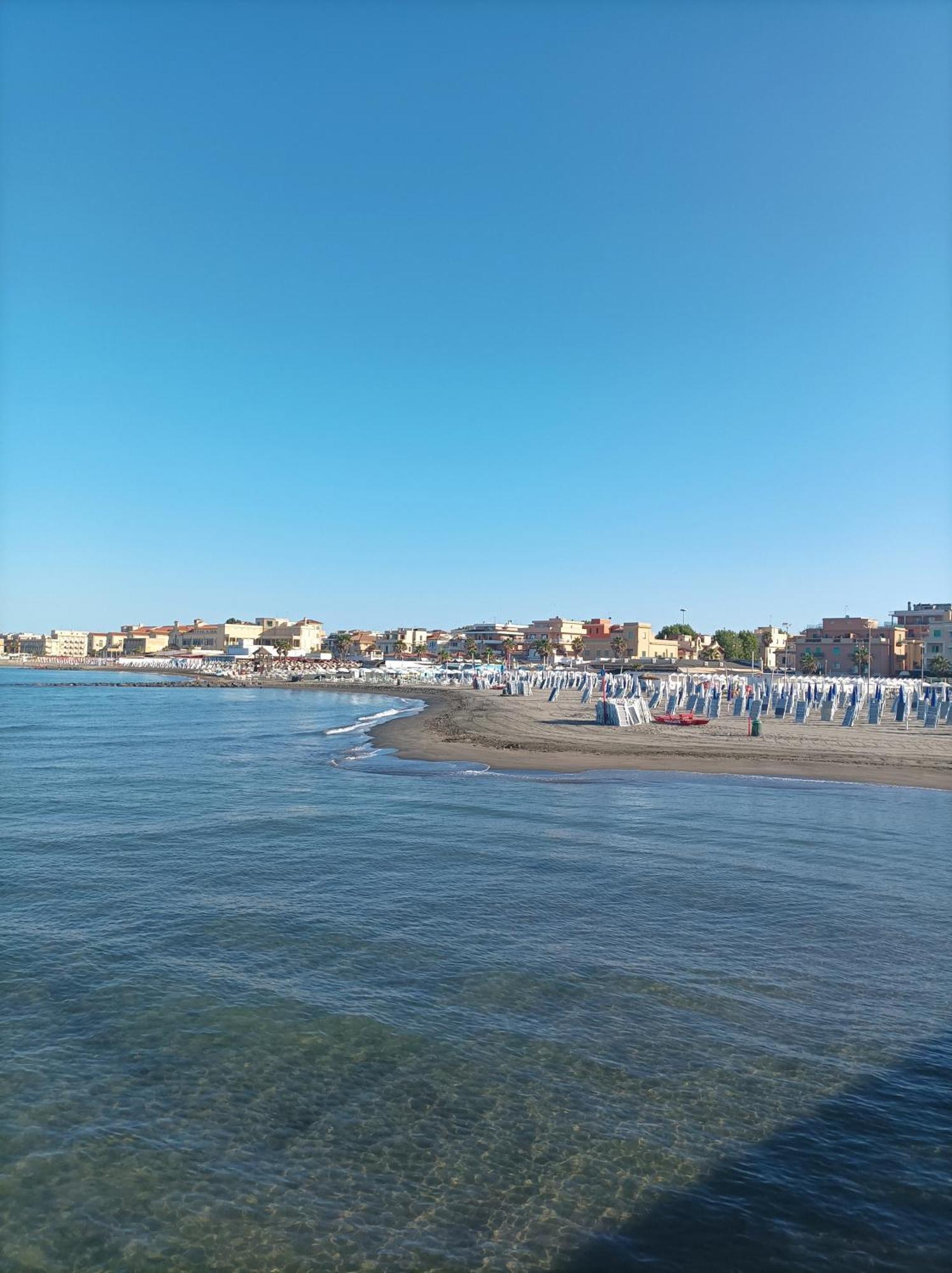 Attico Con Terrazza In Via Dei Traghetti Lägenhet Lido di Ostia Exteriör bild